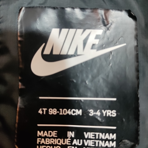 Kids black Nike coat size 4T - Picture 3 of 3